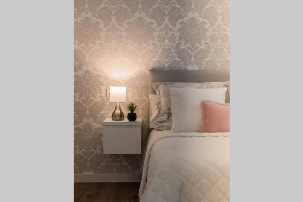 Sunny Modern Apartment Perfect Located 에스테포나 외부 사진